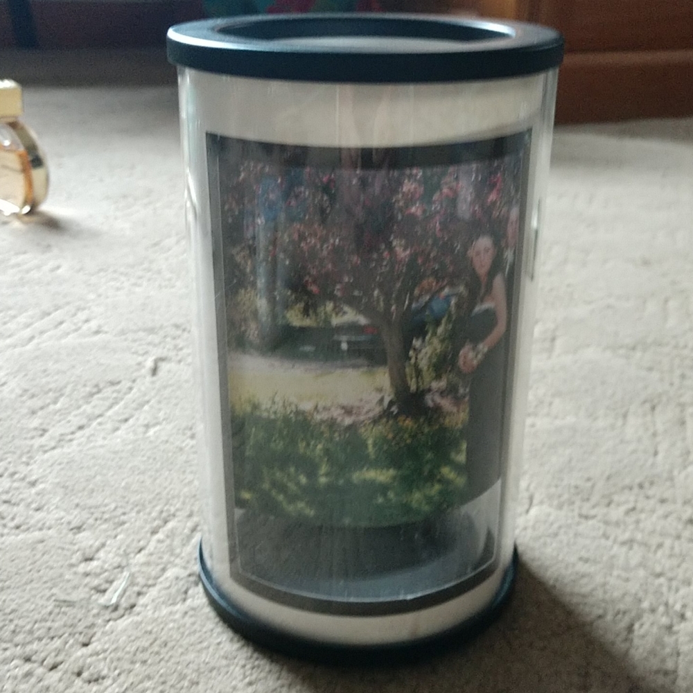 Glass tower picture frame